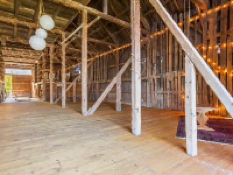 Charming Carriage House on Historic Scenic Farm Hotels in Durham