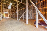 Charming Carriage House on Historic Scenic Farm
