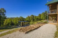 Timber Lodge - 4 Bedroom Log Cabin retreat near the Buffalo River