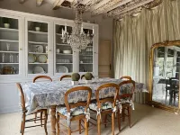 Stylish farmhouse with pool, sleeps 8-10 Hotels in Verneuil-sur-Indre