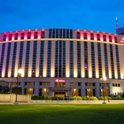 Hilton Nashville Downtown Hoteles cerca de El Distrito