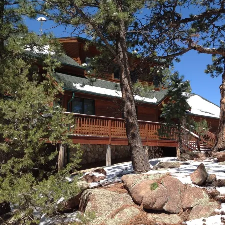 Executive Mountain Home on 70 Acres with Spectacular Views. No Cancellation Fees