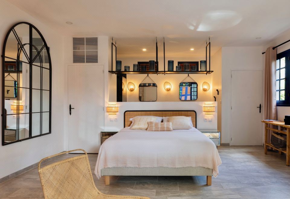 아폴린 호텔의 깔끔한 욕실 내부 이미지