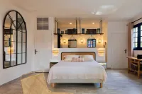 Apolline Hotels in Arrondissement La Trinité