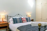 Glyme Flat Peaceful Country Retreat