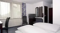 Hotel Gasthof Traube Hotels in Вайнштадт