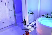 Barbarella Hotel Spa - Bathtub