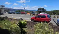 Foreshore Motor Lodge - parking