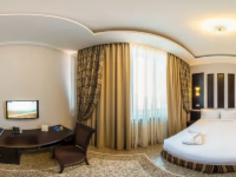 Royal Park Hotel โรงแรมใกล้สนามบินอัลมาตี