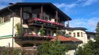 Dietrichsteinerhof Apartments & Rooms Hotels in Gemeinde Finkenstein am Faaker See
