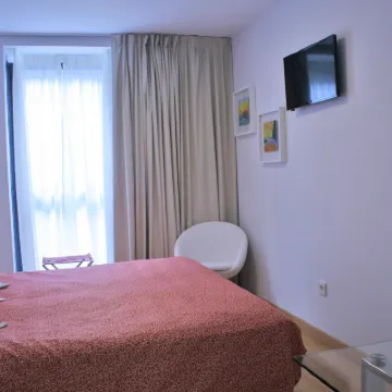 Hotel Picos de Europa Hoteles cerca de Camping Bungalows Costa San Juan