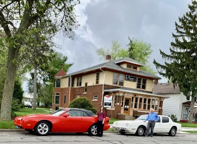 The Avanti Houses Hotels near Gwen Stiver Park