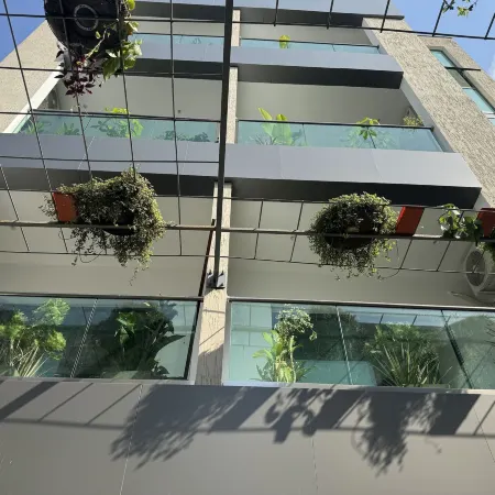 The Six Apparthotel