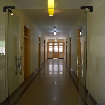 Hotel Cedar Inn