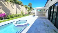 Modern Beach House w/ Heated Pool + Grill –5 Mins to Delray Beach & Atlantic Ave
