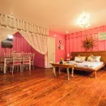 Queens English Garden & Strawberry Farm Hotels in Alfonso