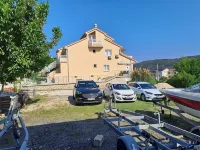 Apartments Gordana - parking
