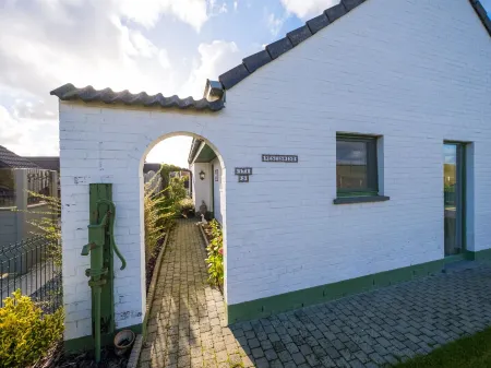 Cosy Holiday Home on the Dunes Отели рядом с достопримечательностью «Residence Park Cosmos - B.V.B.A. Luna»