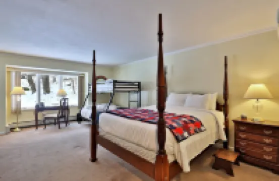 The Birch Ridge: Family Room #11 - Queen/Bunkbed Suite in Killington, Vermont 1 Bedroom Home