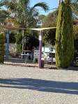 Paddle Steamer Motel - parking