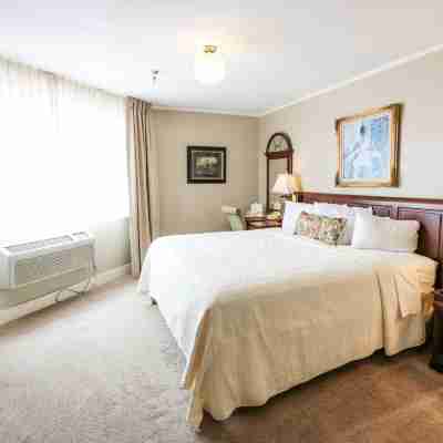 Historic Summit Inn Rooms