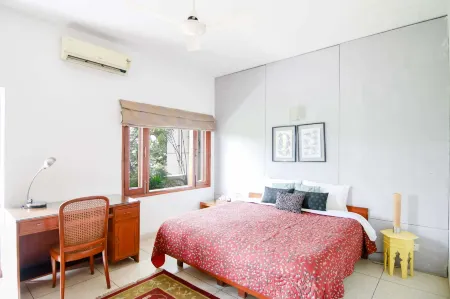 Thikana Delhi ( Boutique B&B) Отели рядом со станцией Moolchand