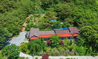 Youngwol Cloud Garden Pension