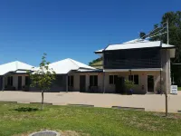 Emerald Park Motel Hotels in Emerald