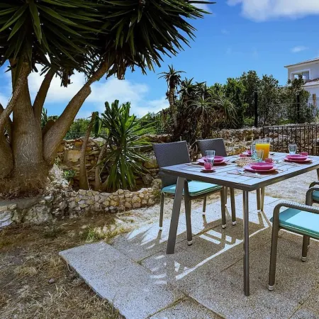 Villa Vale Verde 5 Bedroom Villa, 10 min walk to