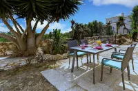 Villa Vale Verde 5 Bedroom Villa, 10 min walk to - 4-Star