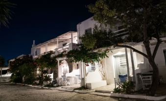 Ostria Studios & Apartments