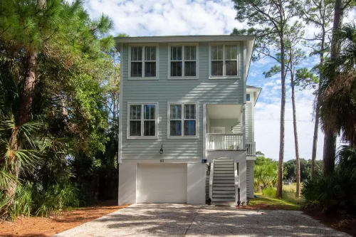 83 Ocean Creek Blvd Hotels in Fripp Island