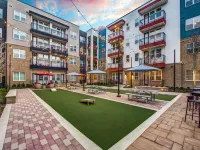 Elegant 1Br King Suite Close to DT w Fast Wifi