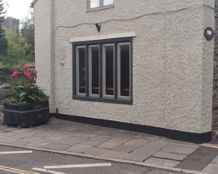 1 Bed Loft - Sleeps 2 - Parking - Wifi Hotels in Caerleon