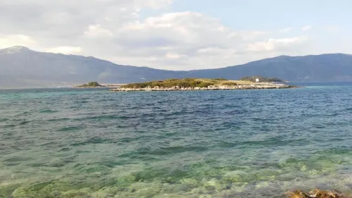 Apartmani Loredana - 2-Bedroom-Apartment with Sea View Hotels in Trpanj