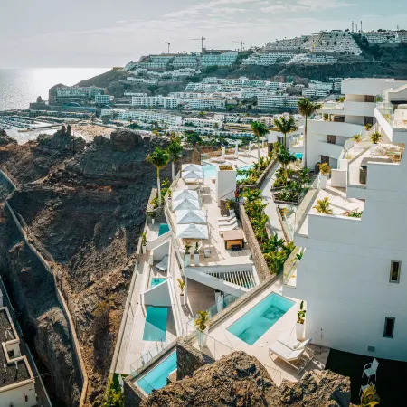 Grand Horizon Luxury Boutique Apartments