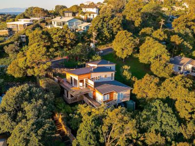 Kingfisher Views - Premium Family House in Oneroa