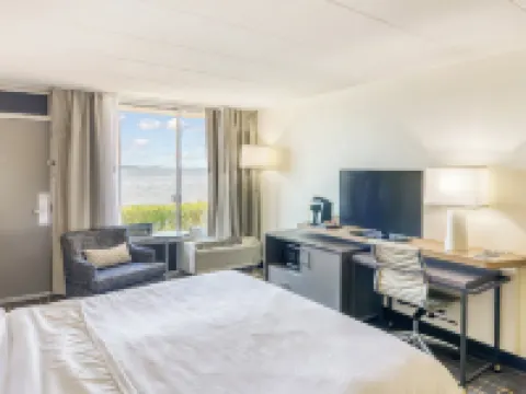 Holiday Inn DETROIT LAKES - LAKEFRONT by IHG Hotels in Becker County