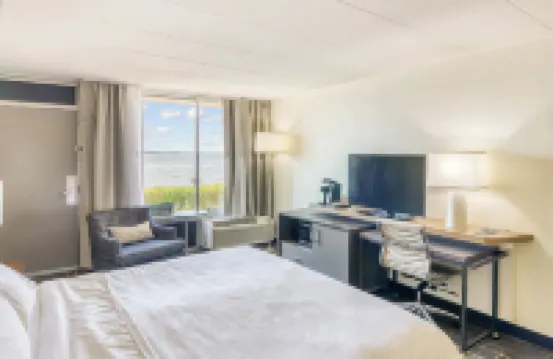 Holiday Inn DETROIT LAKES - LAKEFRONT by IHG