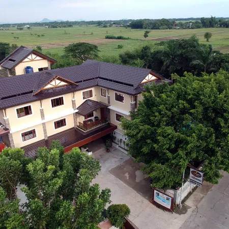 Sarojus Farmview Hotel