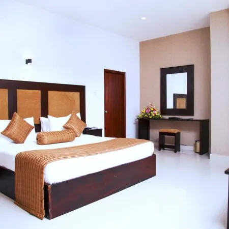 The Full Moon Hotel Katunayake