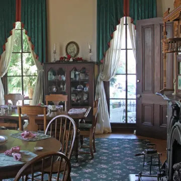 Inn at the Canal Bed & Breakfast