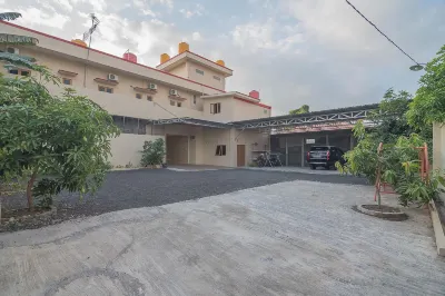 RedDoorz Plus Near Syamsudin Noor Airport 3 Các khách sạn ở Landasan Ulin Timur