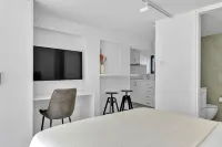 Phaedrus Living Alkminis Seaview Suites Litore