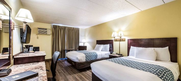 Econo Lodge Mayo Clinic Area Hotels in Rochester