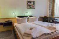 Seepark Hotel am Wandlitzsee - parking