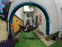 The Pelican Larry Hostel Hotels in 