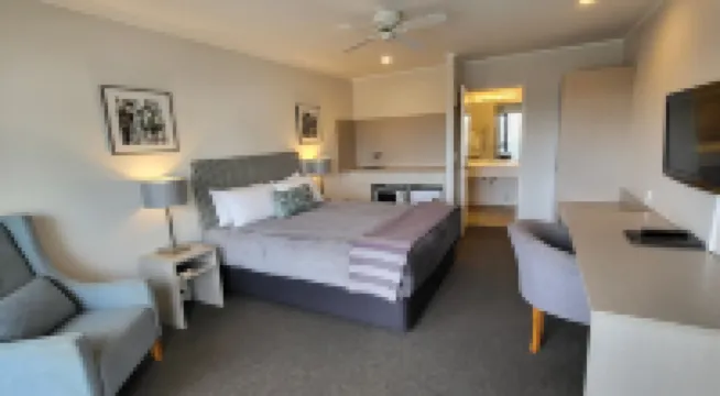 Manukau Motor Lodge Hotels near Rainbow's End Theme Park