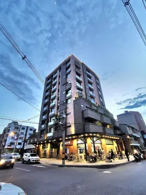 Origen Local Suites Hotel a 