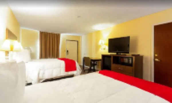 데이즈 인 바이 윈덤 애트모어